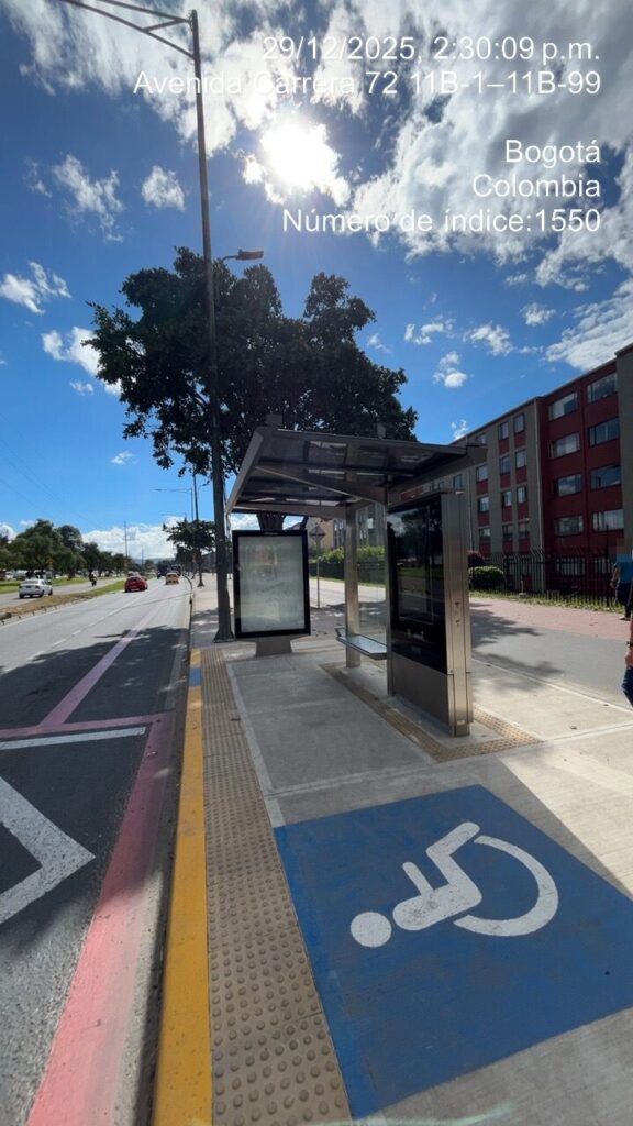 Avance de obra en zona dura de espacio público urbano